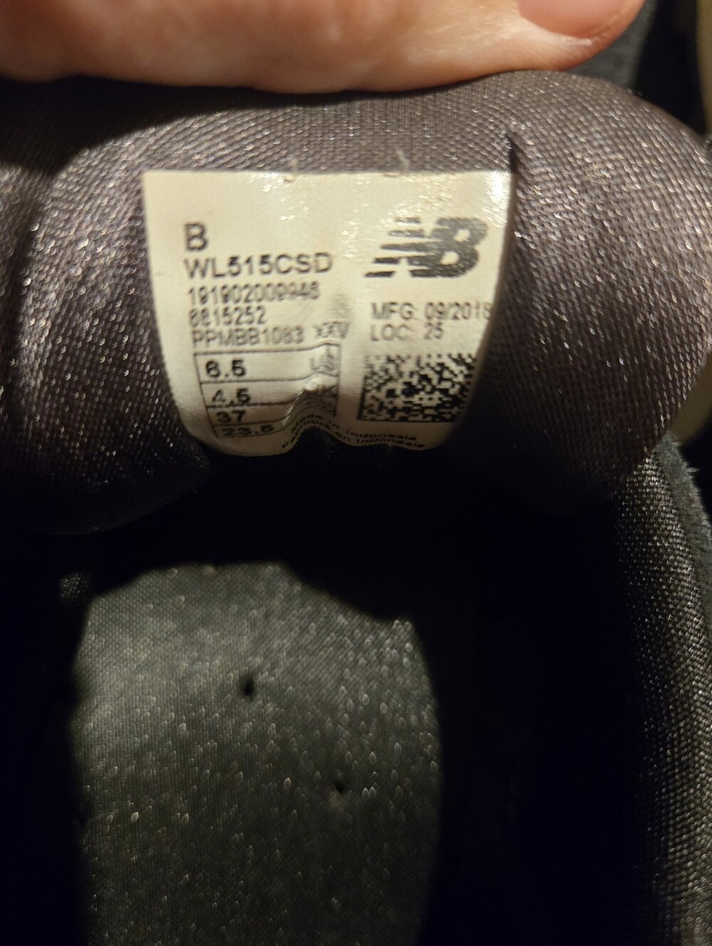 New Balance Shoes - Picture 5 of 5